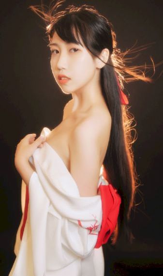 一边亲着一边摸下奶53分钟_蓝光日韩电影在线