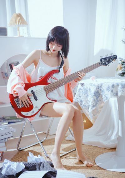 日韩AV大桥未久新任女教师_高清免费播放